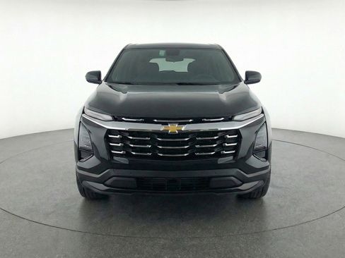 Used 2025 Chevrolet Equinox LT FWD image 2