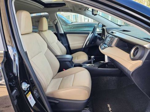 Used 2014 Toyota RAV4 Limited w/ Technology Package image 19