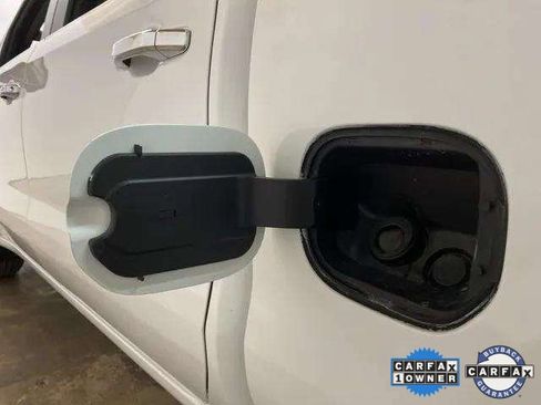 Used 2025 GMC Sierra 1500 SLT image 90