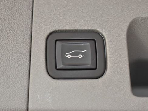 Used 2022 Cadillac XT5 Premium Luxury w/ LPO, Floor Liner Package image 15