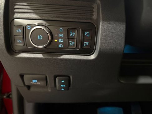 Used 2025 Ford F250 Platinum w/ Tremor Off-Road Package image 34