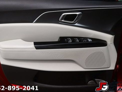 Certified 2024 Kia Carnival LX FWD image 11