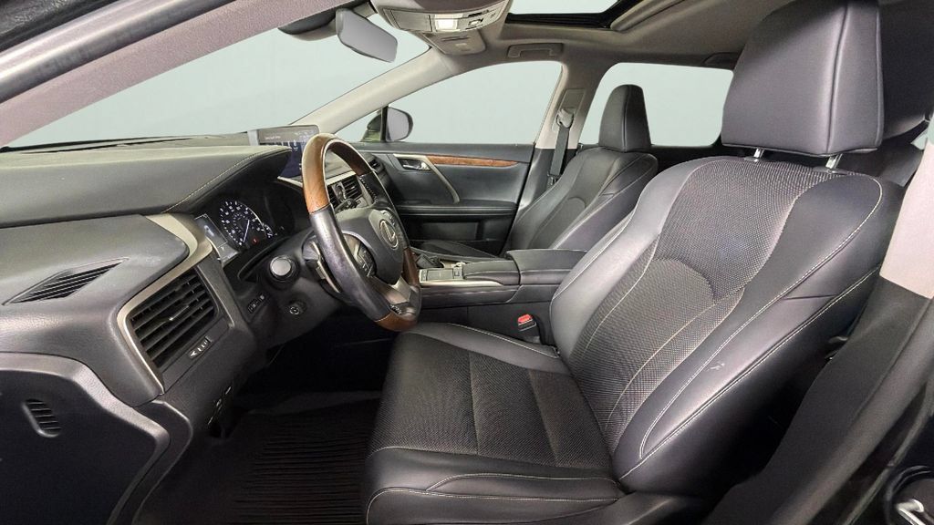 Used 2022 Lexus RX 350L FWD w/ Premium Package image 17