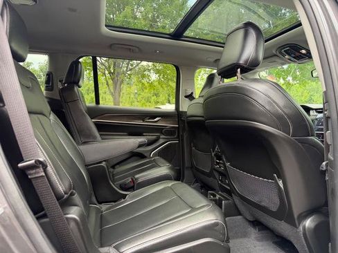 Used 2021 Jeep Grand Cherokee L Limited AWD/4WD image 10