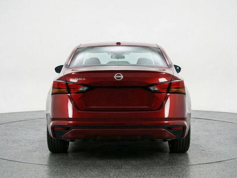 Used 2025 Nissan Altima 2.5 SV image 7