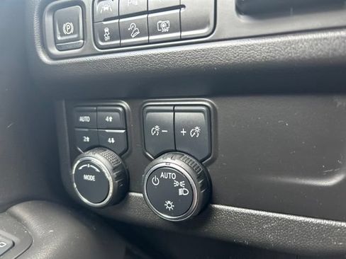Used 2024 Chevrolet Tahoe Premier AWD/4WD image 24