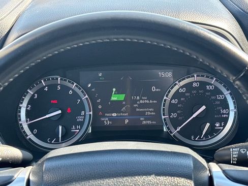 Used 2022 Toyota Highlander XLE image 17