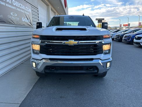 Used 2024 Chevrolet Silverado 3500 LT image 2