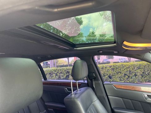 Used 2010 Mercedes-Benz E 350 Sedan image 22