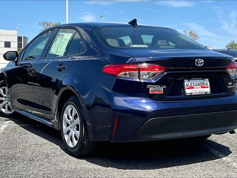Used 2025 Toyota Corolla LE FWD image 11