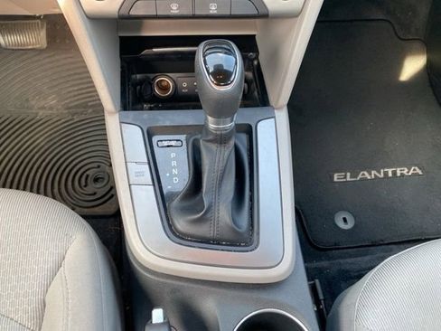 Used 2018 Hyundai Elantra SEL image 17