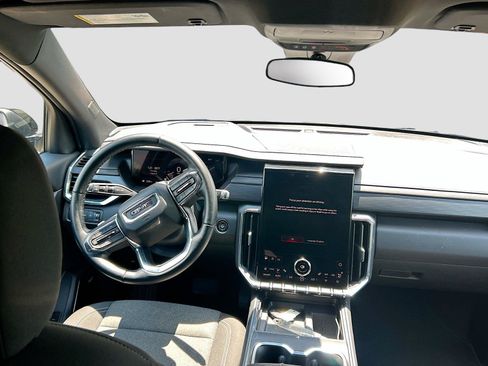Used 2025 GMC Acadia Elevation AWD/4WD image 18