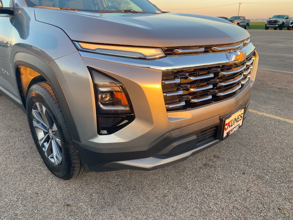 Used 2025 Chevrolet Equinox LT FWD image 5