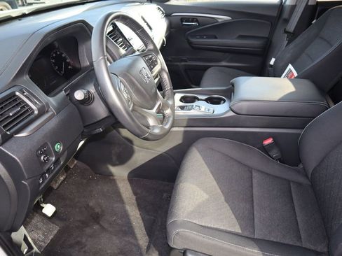 Used 2024 Honda Ridgeline Sport image 17