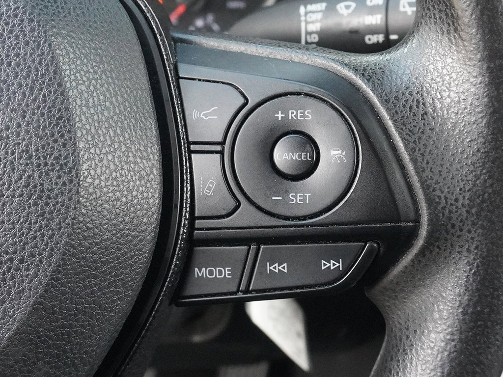 Used 2020 Toyota RAV4 LE FWD image 32