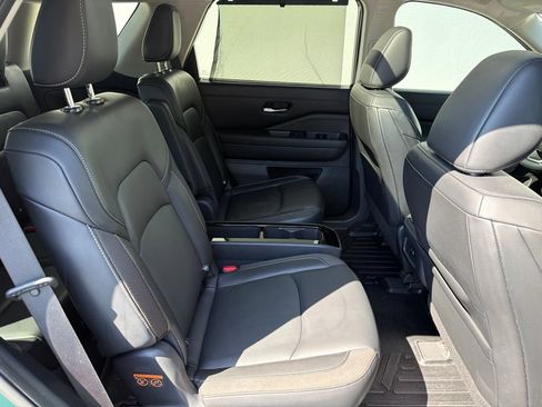 Used 2022 Nissan Pathfinder SL w/ SL Premium Package FWD image 23
