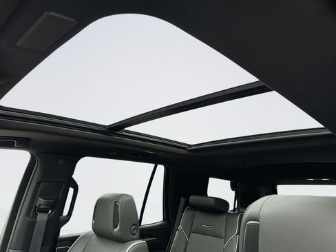 Certified 2026 Cadillac Escalade Luxury RWD image 6