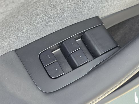 Used 2025 Tesla Model 3 RWD image 19