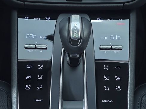 Certified 2023 Porsche Macan Turbo AWD/4WD image 23