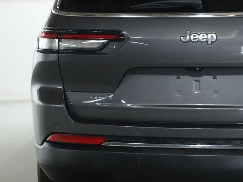 Used 2023 Jeep Grand Cherokee L Limited AWD/4WD image 45