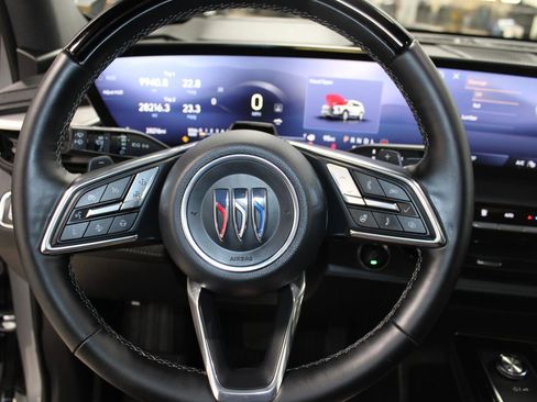 Used 2025 Buick Enclave Avenir image 32