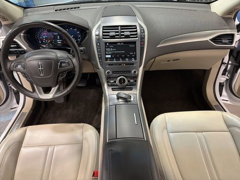 Used 2019 Lincoln MKZ Premiere image 4