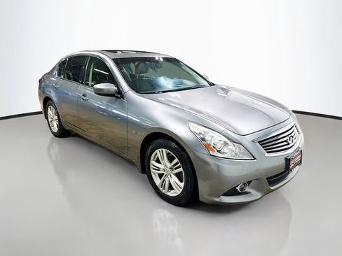 Used 2015 INFINITI Q40 AWD w/ Navigation Package image 3