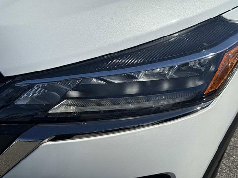 Used 2023 Nissan Kicks SR w/ Exterior Package image 10