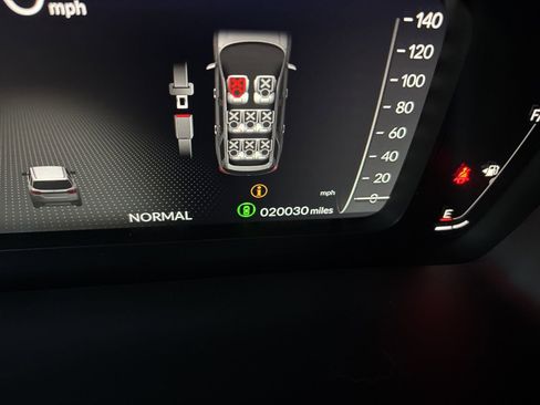 Used 2025 Honda Pilot Black Edition image 24