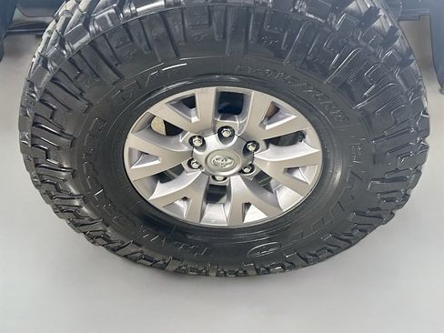 Used 2023 Toyota Tacoma TRD Sport image 29