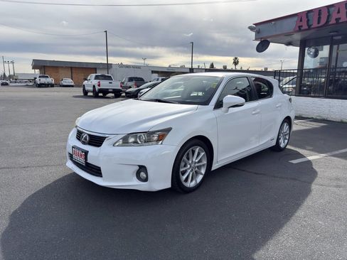 Used 2013 Lexus CT 200h w/ Premium Pkg w/Navigation image 6