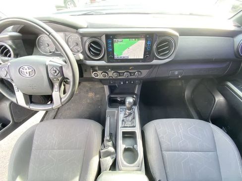 Used 2019 Toyota Tacoma TRD Sport image 24