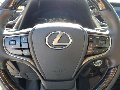 Used 2021 Lexus ES 350 w/ Premium Package image 8