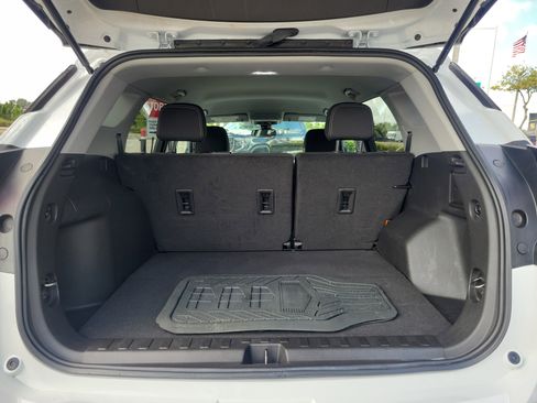 Used 2023 GMC Terrain SLE image 10