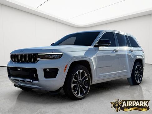 New 2025 Jeep Grand Cherokee Overland w/ Adv Protech Group III AWD/4WD image 9