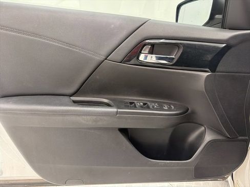 Used 2015 Honda Accord Sport image 11
