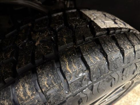 Used 2025 GMC Sierra 1500 AT4 w/ AT4 Premium Package image 26