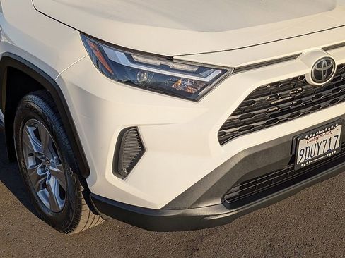 Used 2022 Toyota RAV4 XLE image 4