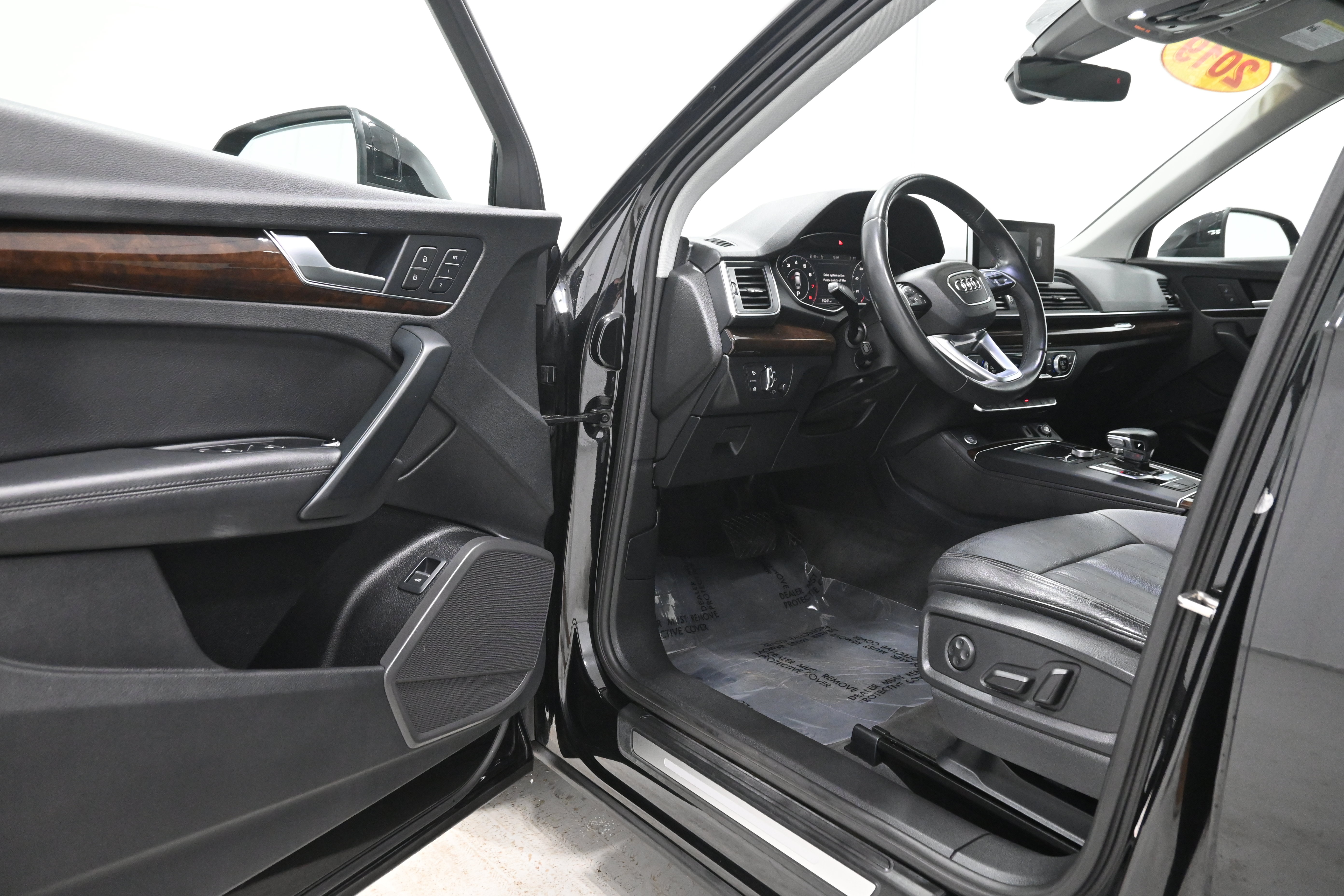 Used 2019 Audi Q5 2.0T Premium Plus w/ Premium Plus Package AWD/4WD image 3