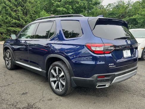 Certified 2023 Honda Pilot Touring image 4