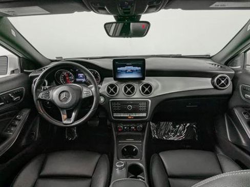 Used 2018 Mercedes-Benz GLA 250 4MATIC image 27