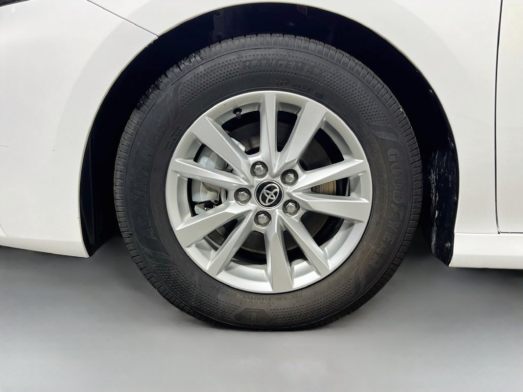 Used 2025 Toyota Camry LE w/ Convenience Package FWD image 11