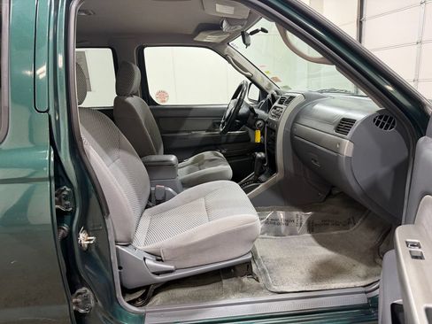 Used 2002 Nissan Frontier SE AWD/4WD image 22