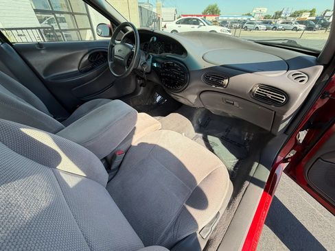 Used 1999 Ford Taurus SE FWD image 13