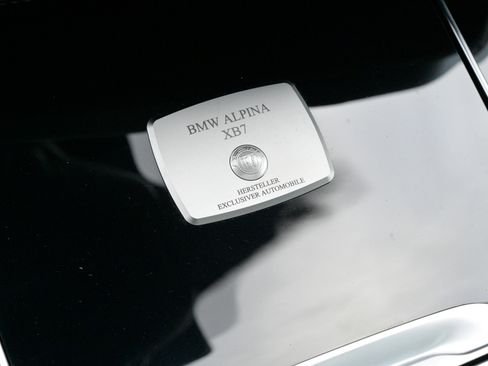 Used 2025 BMW ALPINA XB7 ALPINA XB7 image 28