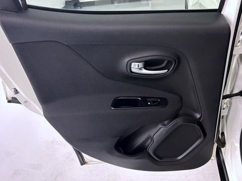 Used 2021 Jeep Renegade Latitude image 20