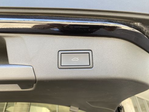 Used 2023 Volkswagen ID.4 Pro S AWD/4WD image 16