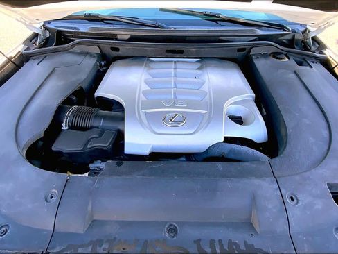 Used 2013 Lexus LX 570 4WD image 30