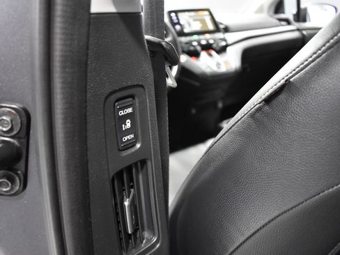 Used 2024 Honda Odyssey EX-L image 34