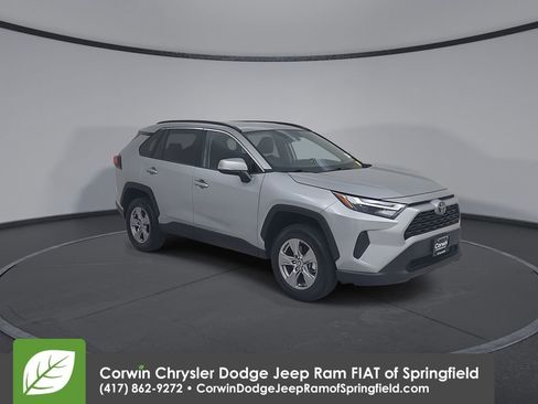 Used 2025 Toyota RAV4 XLE AWD/4WD image 3